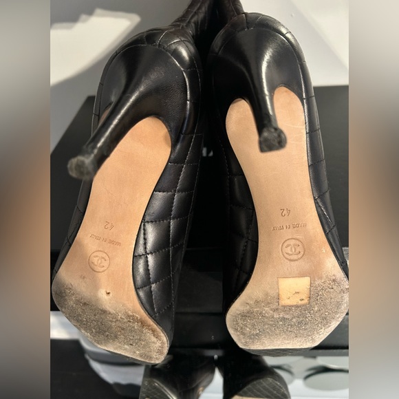 Chanel Quilted Calf Boots size 42 - Picture 5 of 14